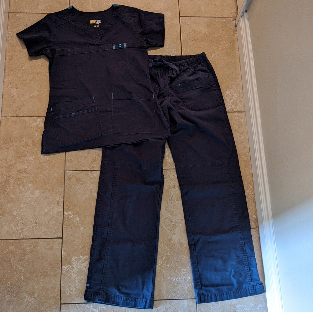 WonderWink Navy Blue Scrub Set